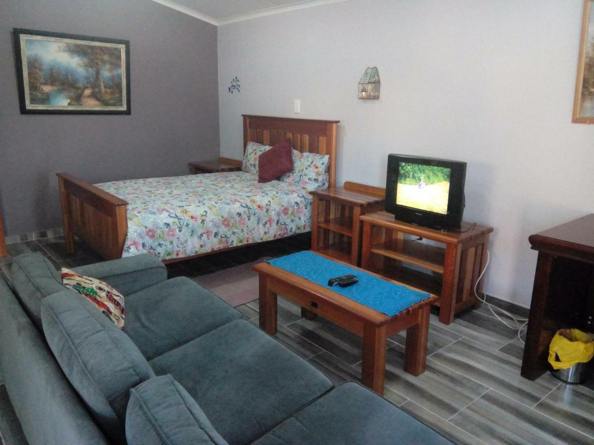 Otentik Guesthouse Mbabane Exterior foto